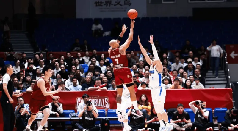 乐鱼体育-浙江男篮发文：多次打出快攻反击，末节攻防两端均占据上风